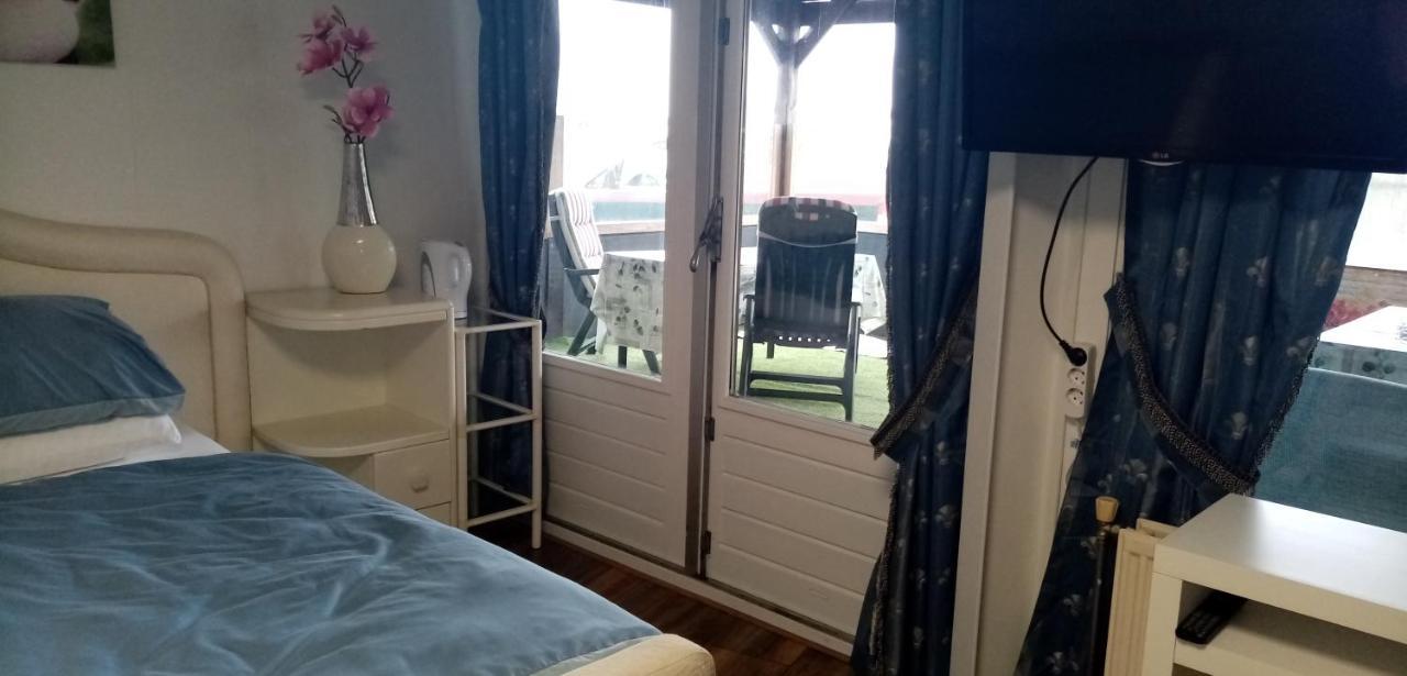 Earnewâld B&B Aan Het Water المظهر الخارجي الصورة
