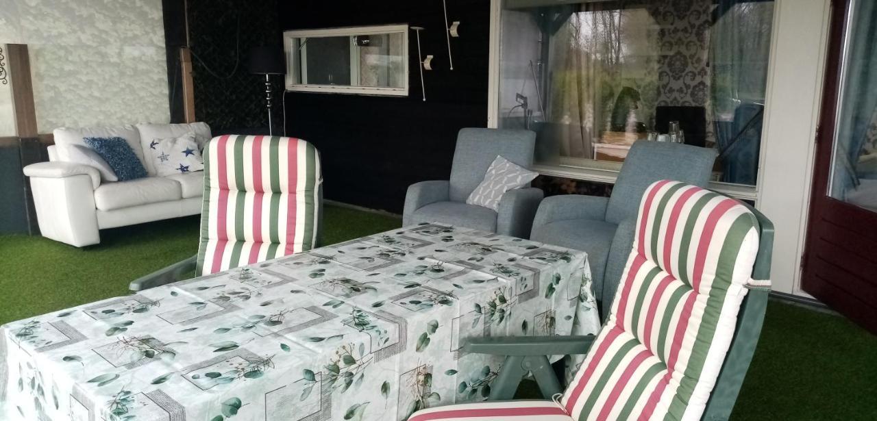 Earnewâld B&B Aan Het Water المظهر الخارجي الصورة