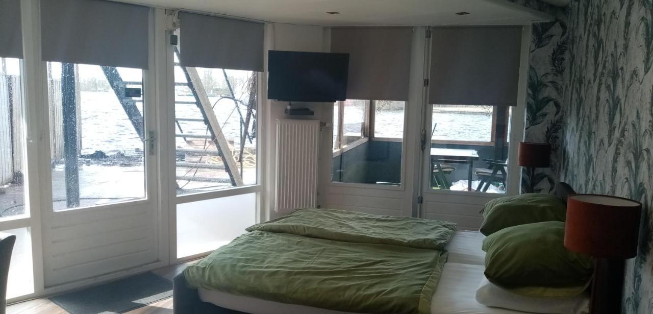 Earnewâld B&B Aan Het Water المظهر الخارجي الصورة