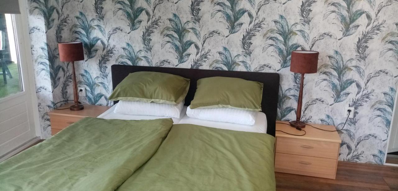 Earnewâld B&B Aan Het Water المظهر الخارجي الصورة