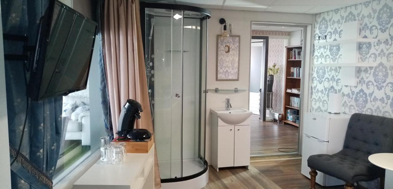 Earnewâld B&B Aan Het Water المظهر الخارجي الصورة